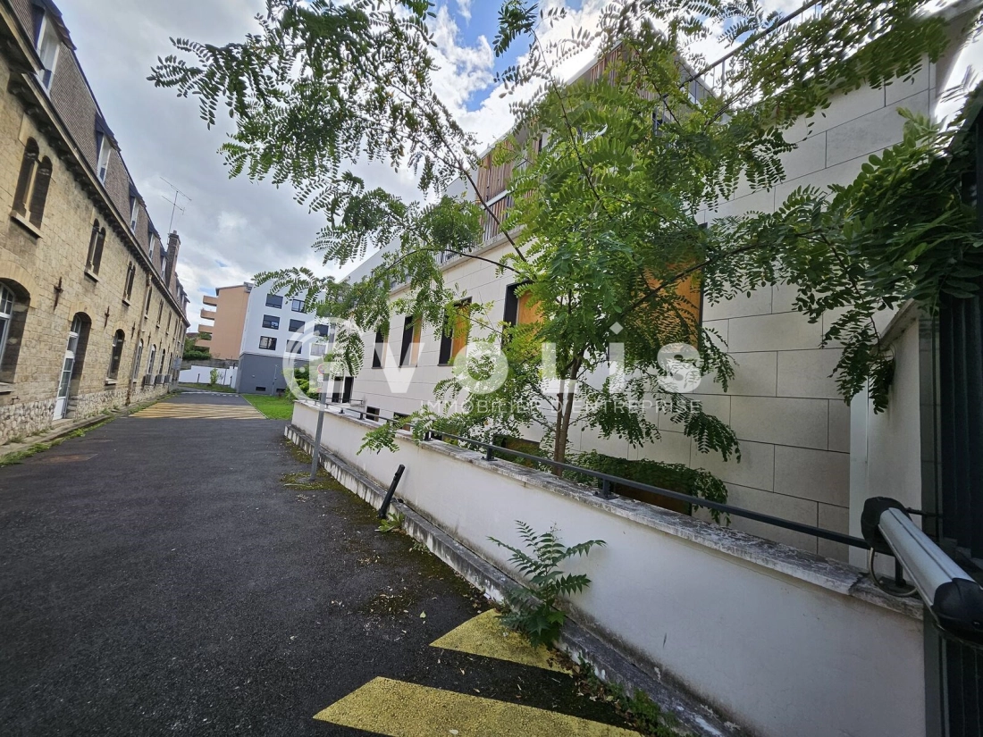 Photo 13 – location Entrepôts / activités	VANVES (92170)