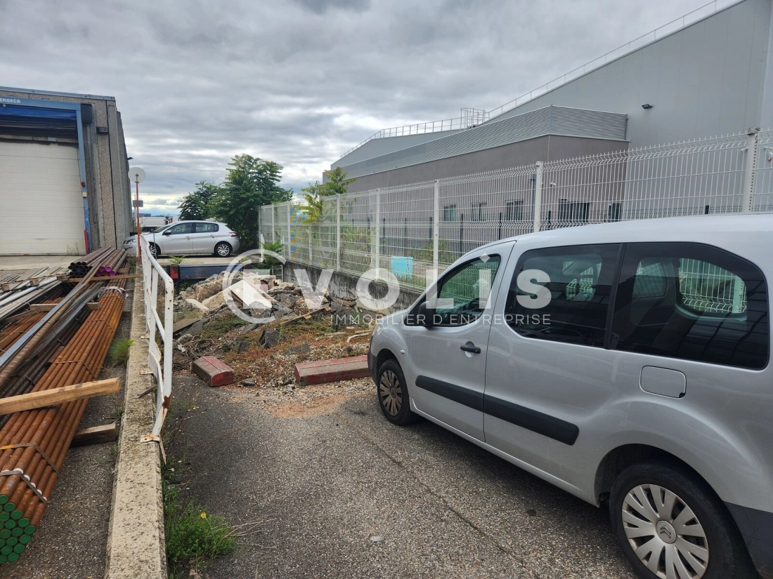 Photo 11 – location Entrepôts / activités	CHAPONNAY (69970)
