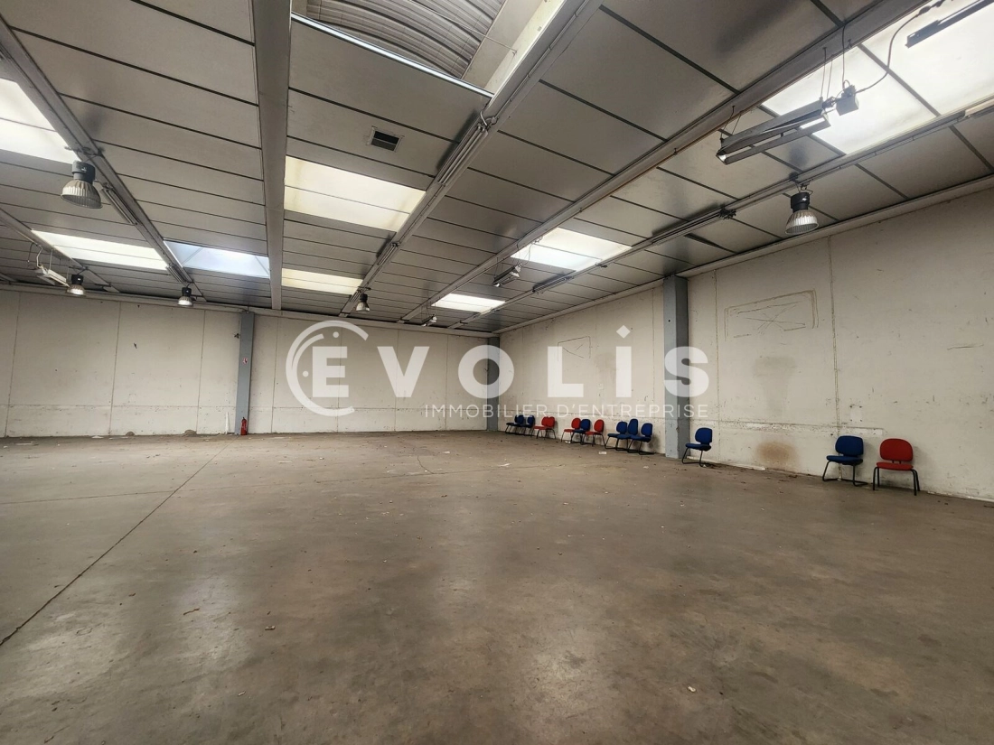 Photo 4 – location Entrepôts / activités	CHAPONNAY (69970)