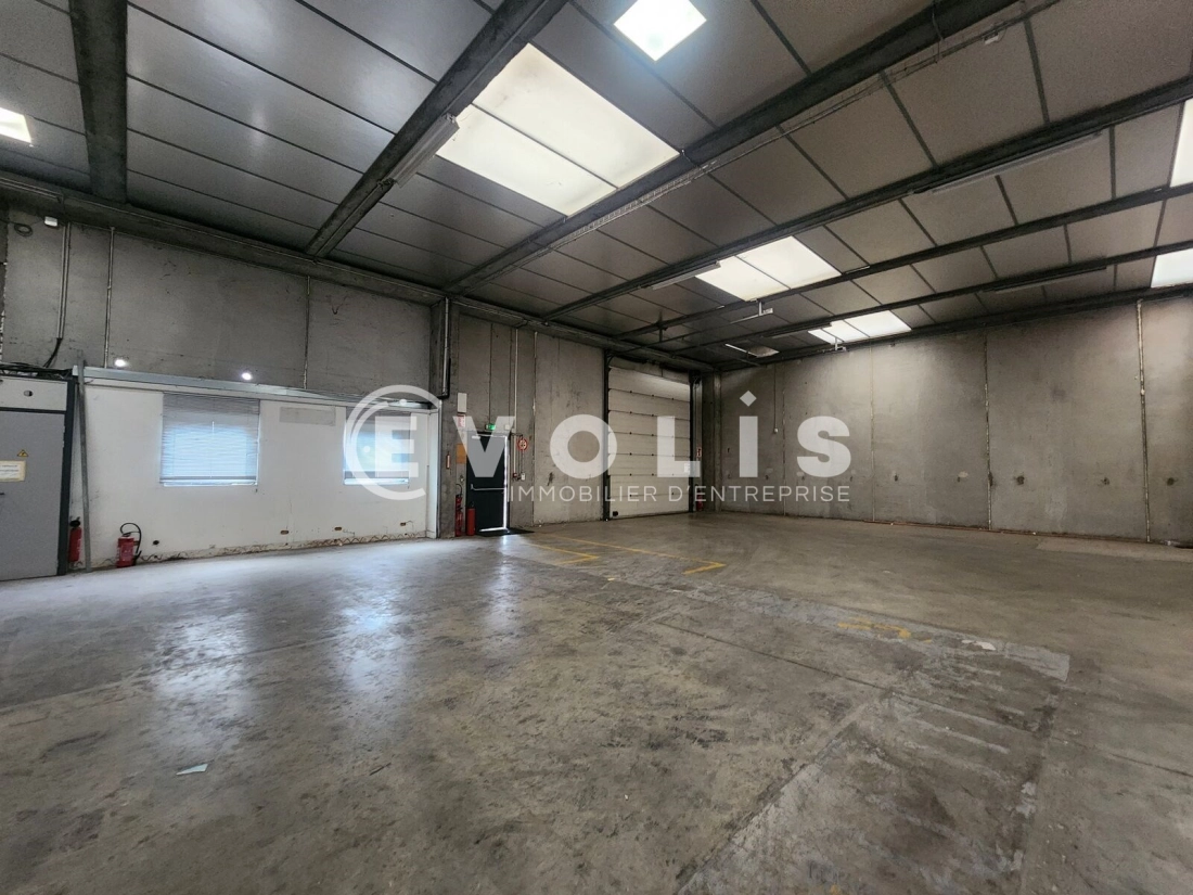 Photo 8 – location Entrepôts / activités	CHAPONNAY (69970)