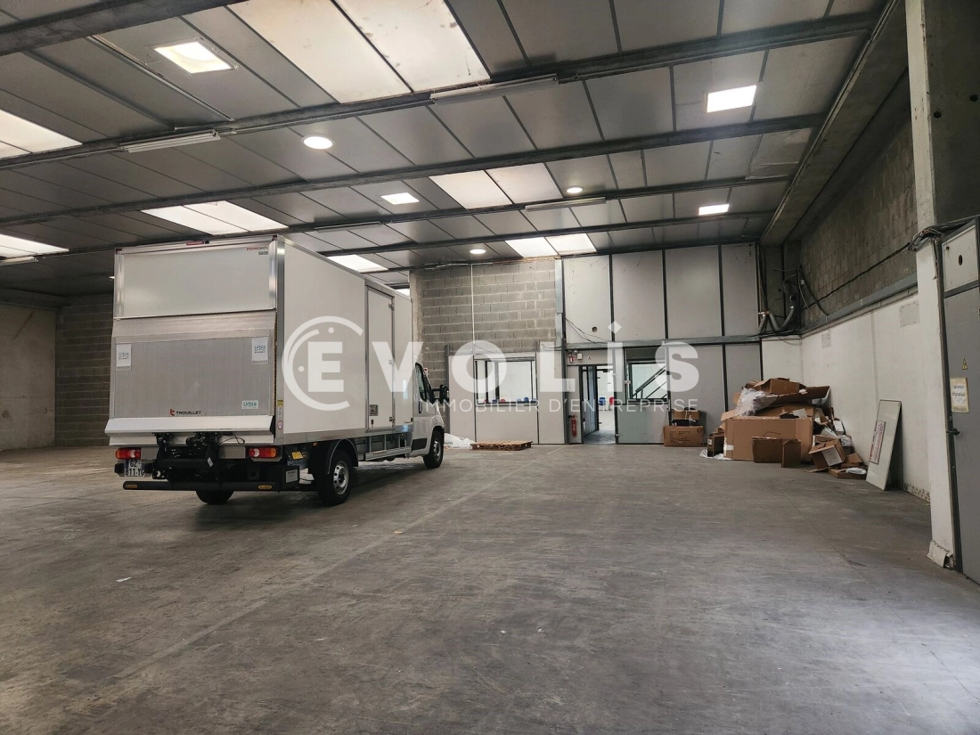 Photo 9 – location Entrepôts / activités	CHAPONNAY (69970)