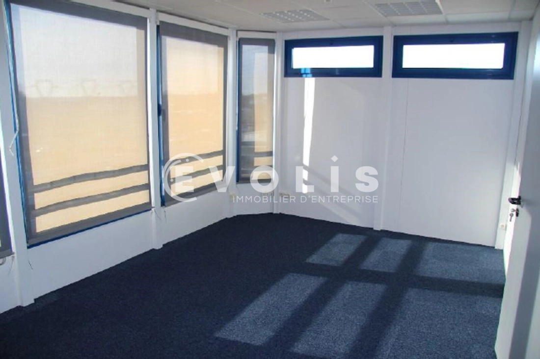 Photo 12 – location bureaux	MARCOUSSIS (91460)