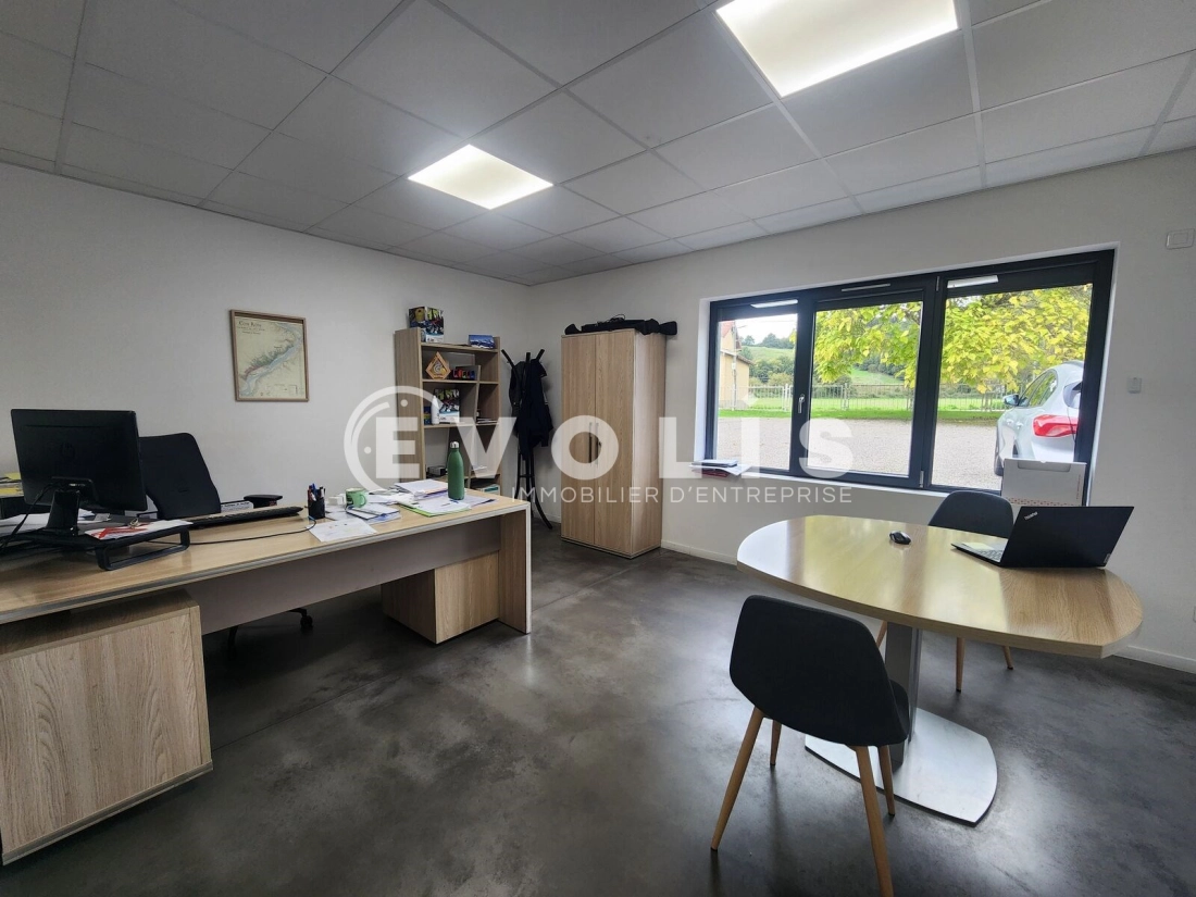 Photo 2 – vente Entrepôts / activités	BEAUVOIR DE MARC (38440)