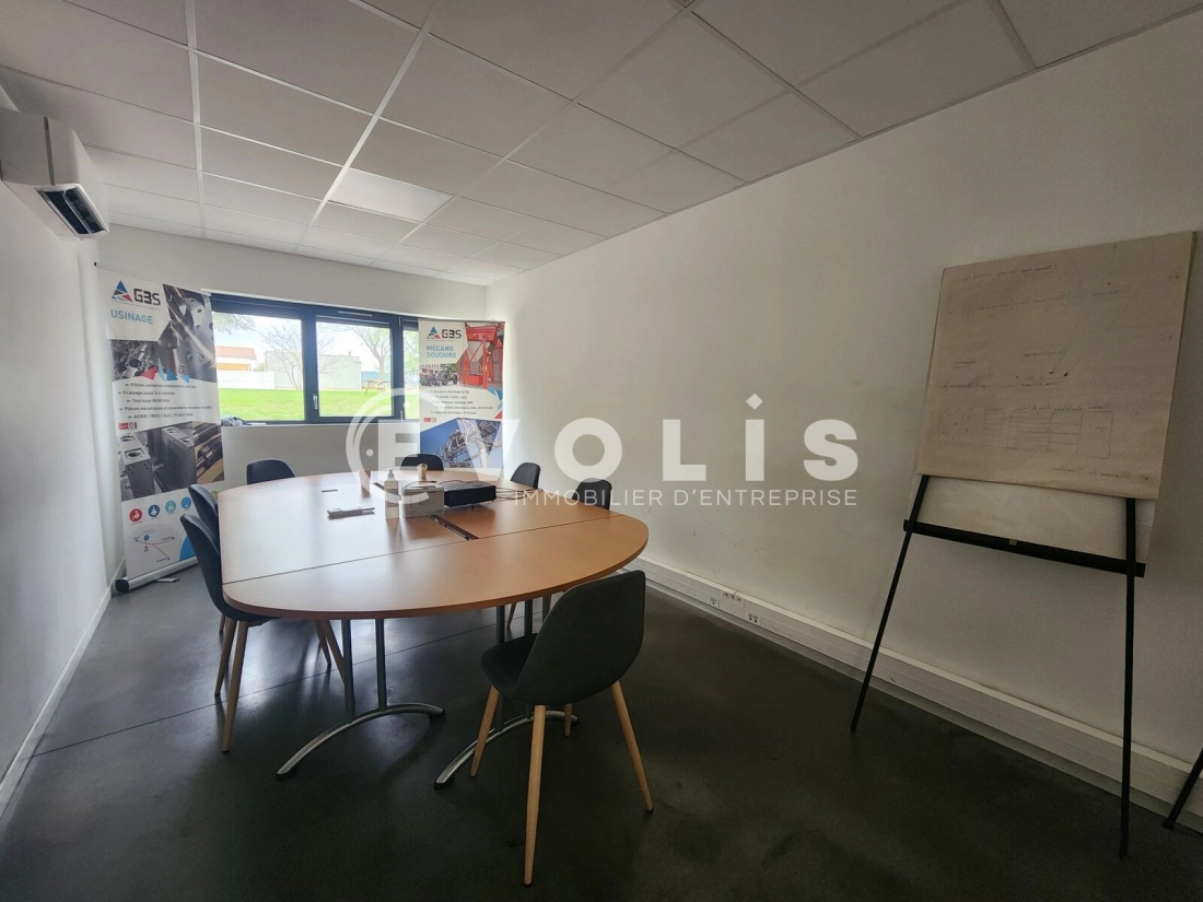 Photo 4 – vente Entrepôts / activités	BEAUVOIR DE MARC (38440)
