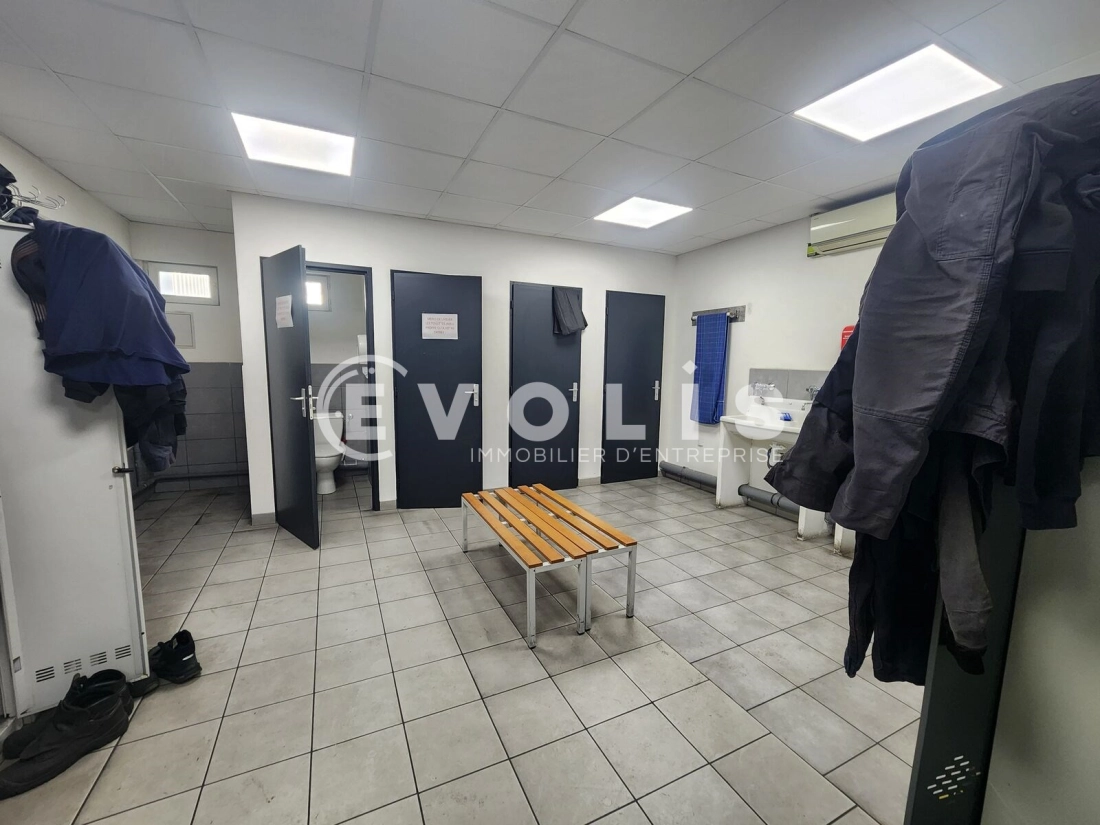 Photo 6 – vente Entrepôts / activités	BEAUVOIR DE MARC (38440)