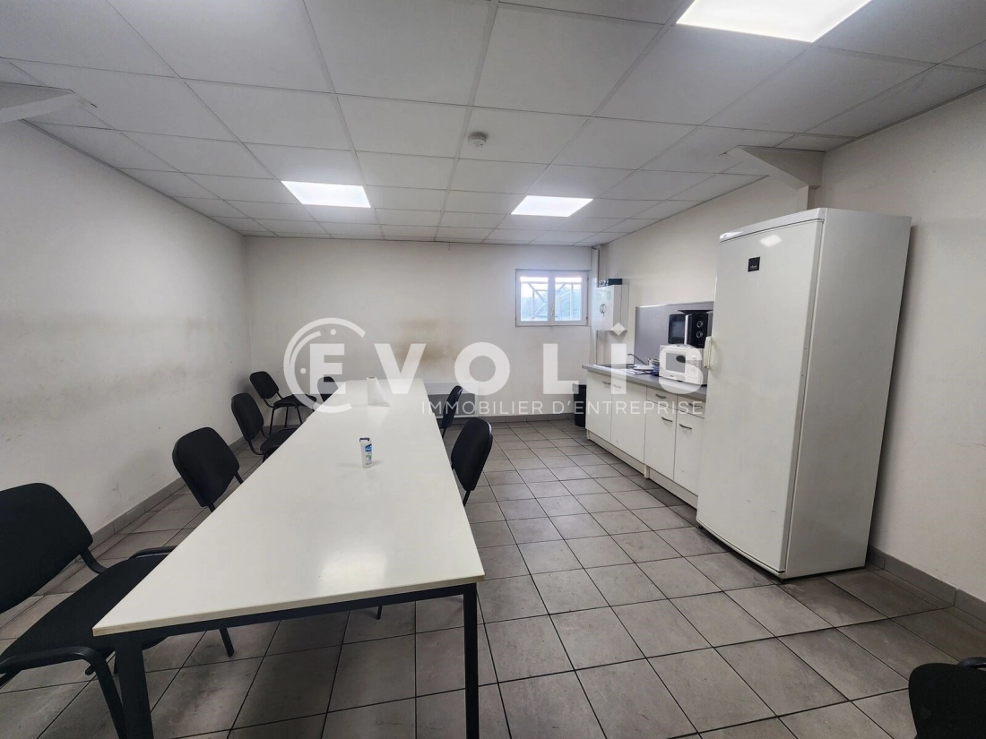 Photo 7 – vente Entrepôts / activités	BEAUVOIR DE MARC (38440)