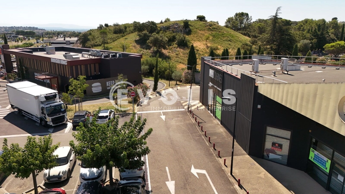 Photo 5 – location Locaux commerciaux	LES ANGLES (30133)