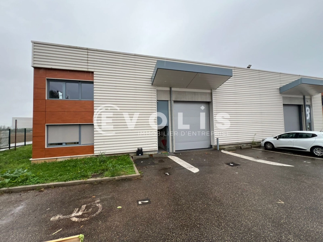 Photo 15 – location Entrepôts / activités	SAINT PRIEST (69800)