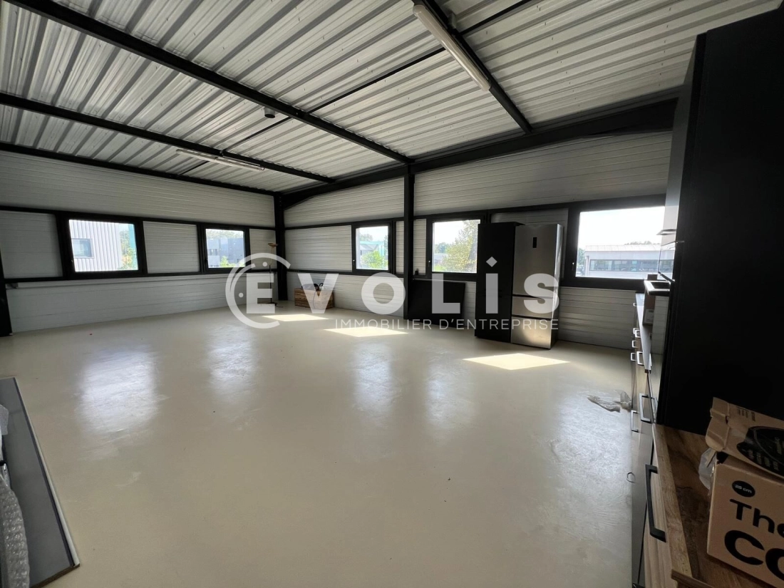 Photo 5 – location Entrepôts / activités	GENAY (69730)