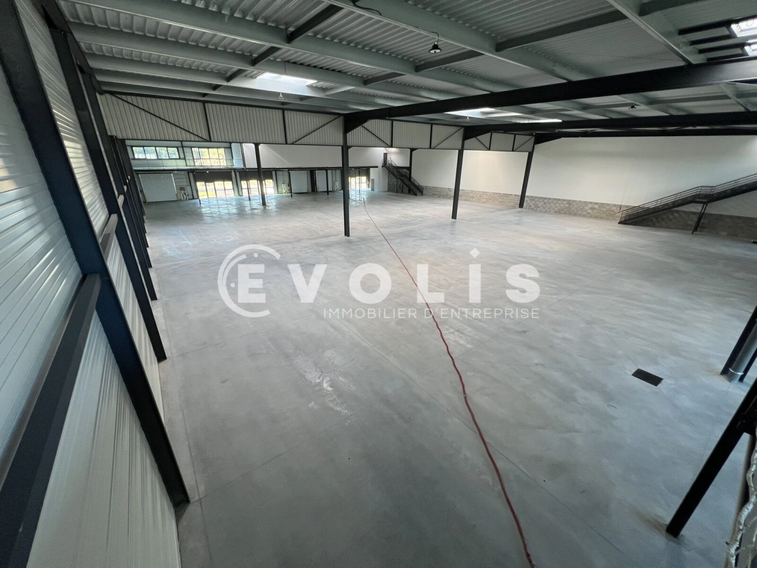 Photo 6 – location Entrepôts / activités	SAINT LAURENT DE MURE (69720)