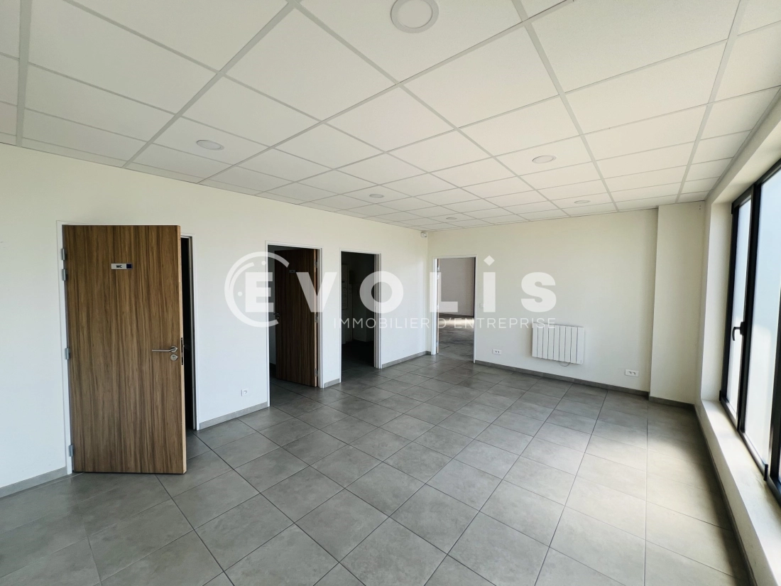 Photo 5 – location Entrepôts / activités	COLLEGIEN (77090)