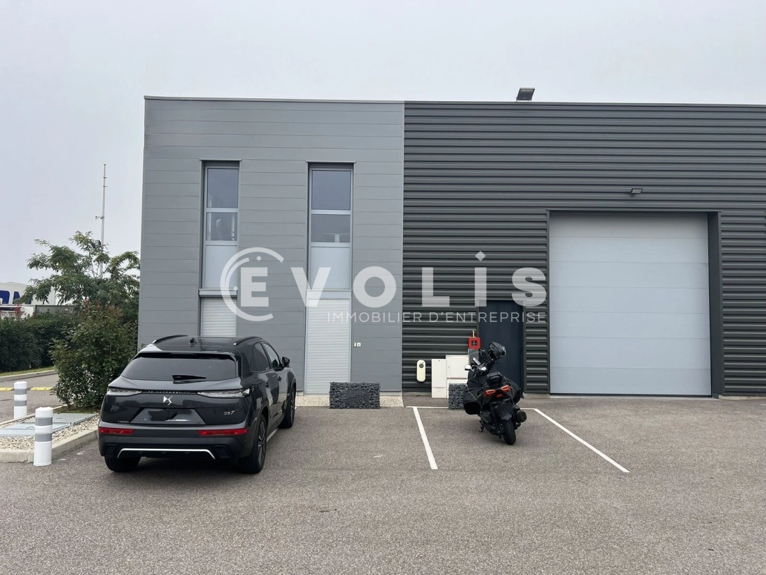 Photo 1 – location Entrepôts / activités	GENAS (69740)