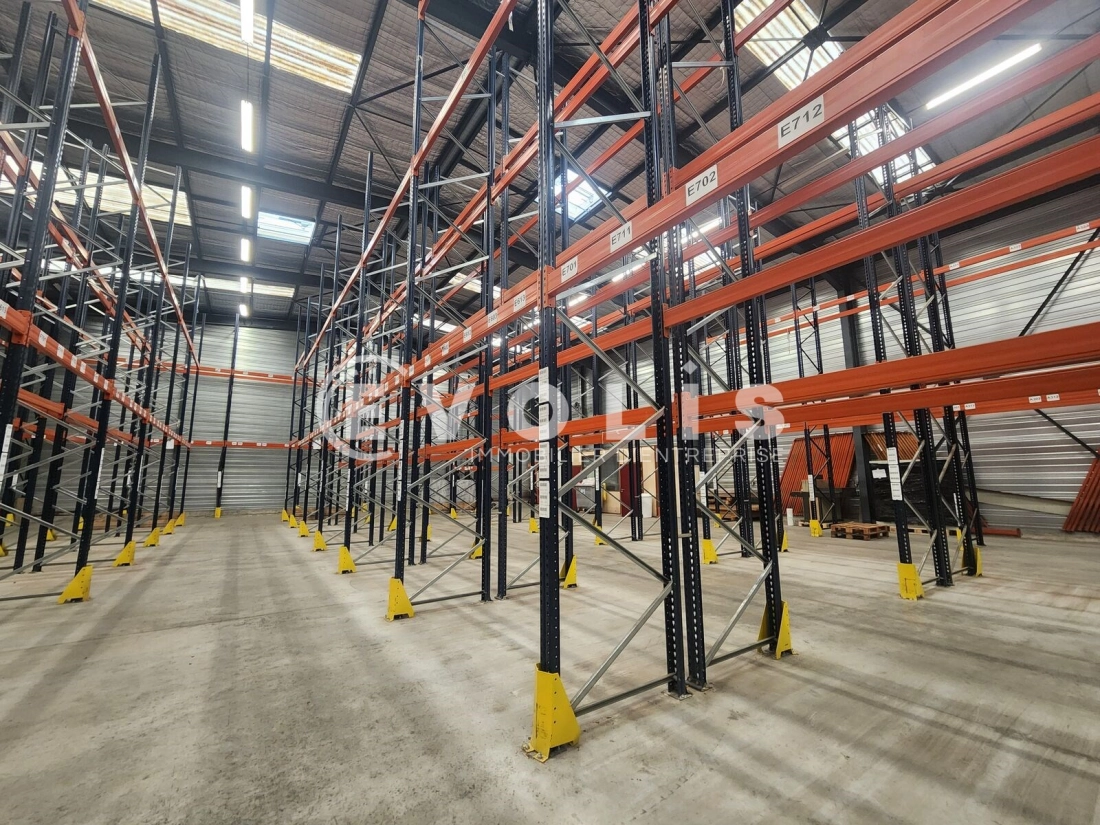 Photo 2 – vente Entrepôts / activités	SAINT SAVIN (38300)