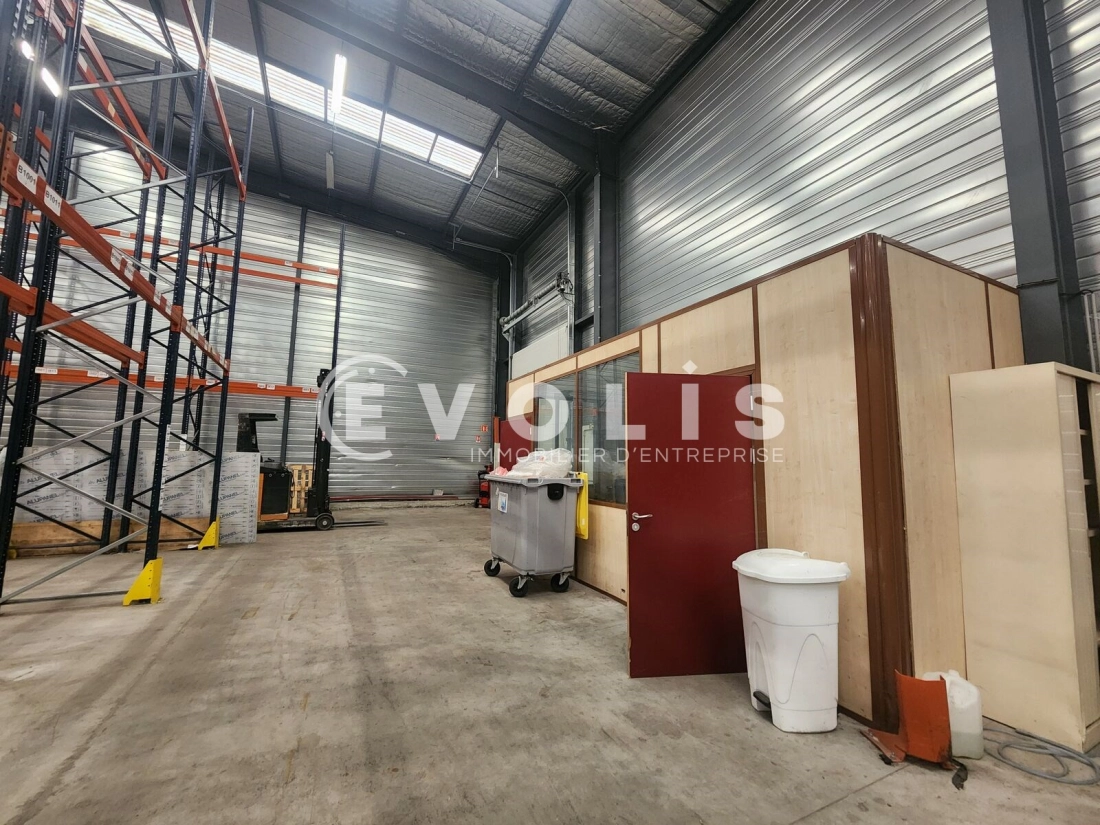 Photo 6 – vente Entrepôts / activités	SAINT SAVIN (38300)