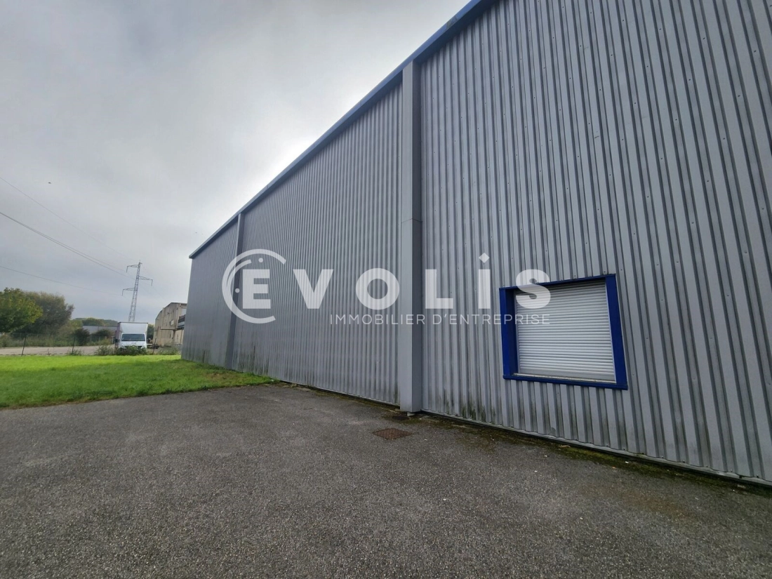 Photo 13 – vente Entrepôts / activités	SAINT SAVIN (38300)