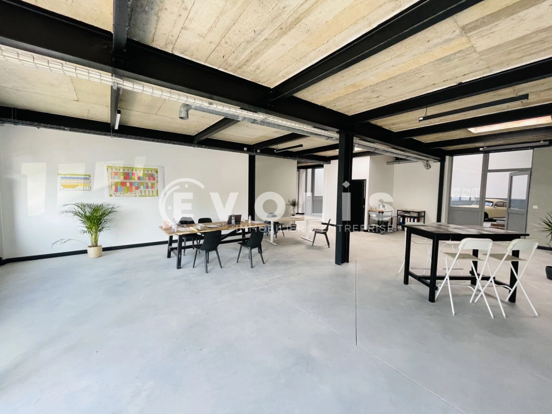 Photo 3 – location Entrepôts / activités	VAUX LE PENIL (77000)