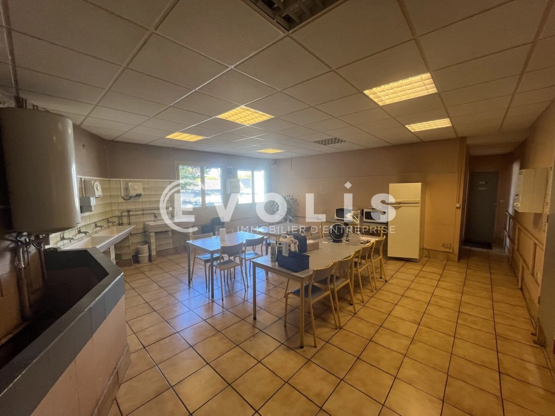 Photo 5 – vente Entrepôts / activités	VAUJOURS (93410)
