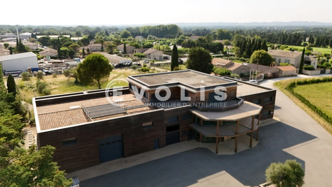 Photo 2 – location Entrepôts / activités	SAINT REMY DE PROVENCE (13210)