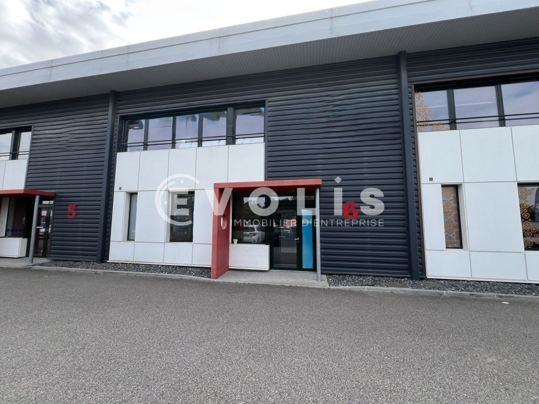 Photo 1 – location Entrepôts / activités	SAINT QUENTIN FALLAVIER (38070)