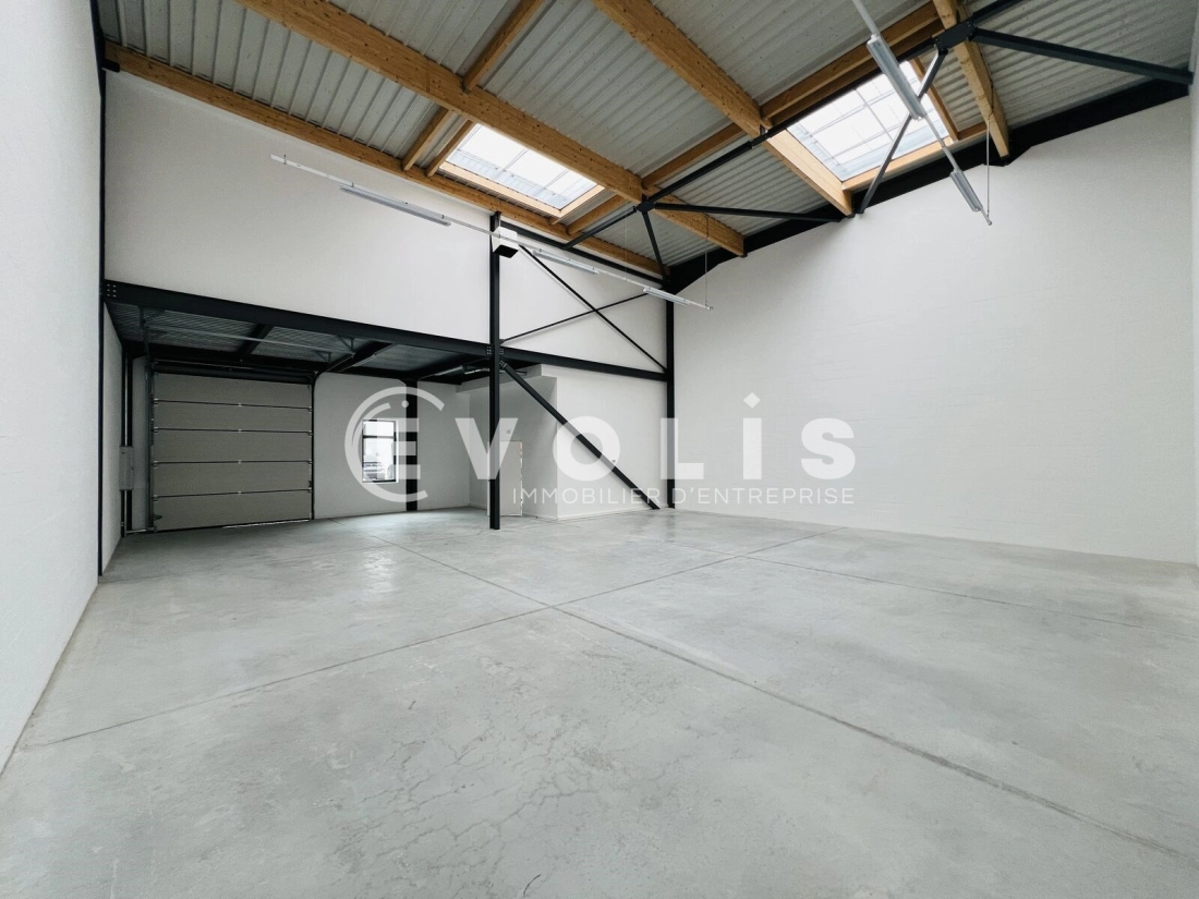 Photo 2 – vente Entrepôts / activités	LIEUSAINT (77127)