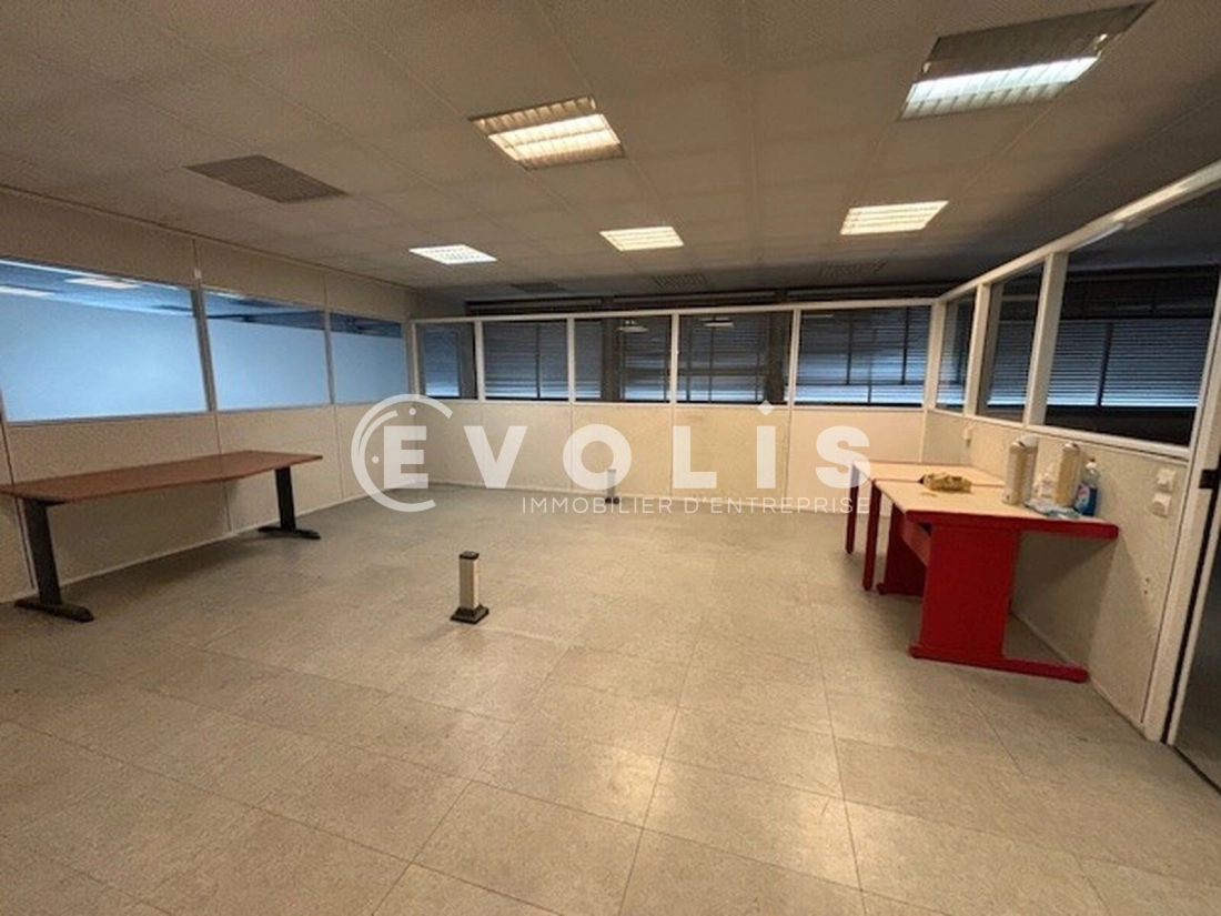 Photo 9 – vente Entrepôts / activités	DECINES CHARPIEU (69150)