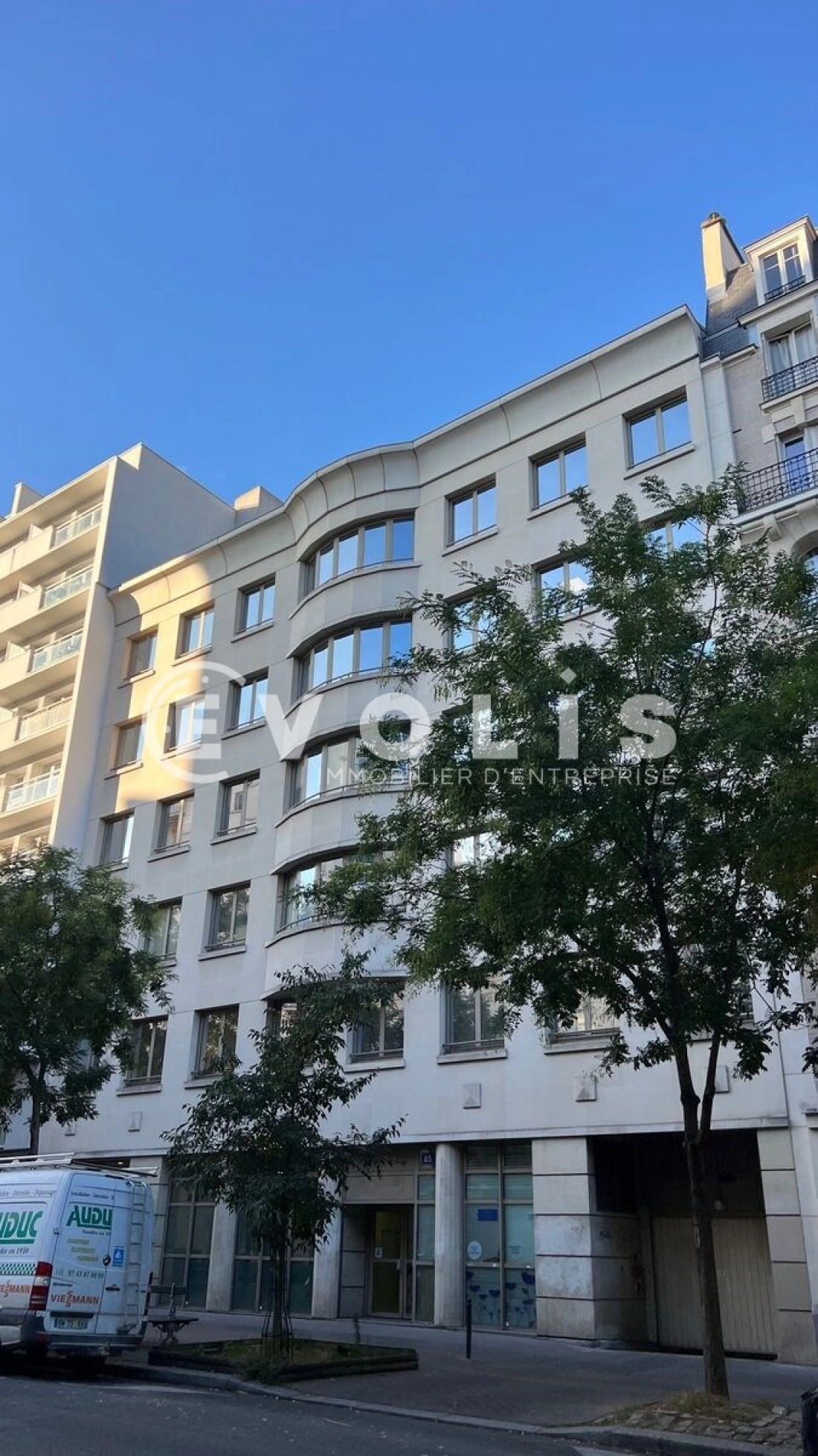 Photo 1 – location bureaux	PARIS (75011)