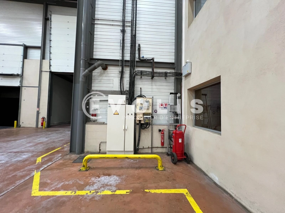 Photo 8 – vente Entrepôts / activités	LOZANNE (69380)