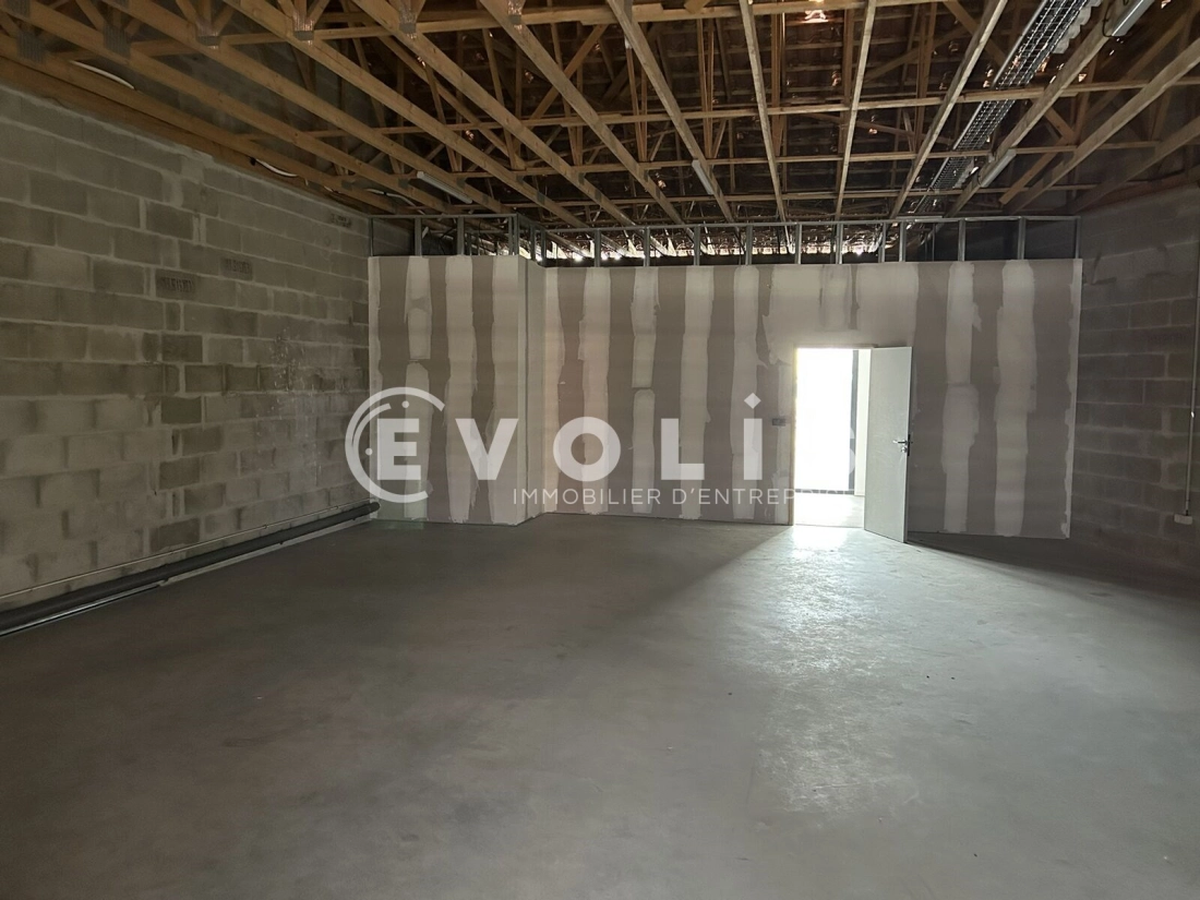 Photo 5 – vente bureaux	CAVIGNAC (33620)