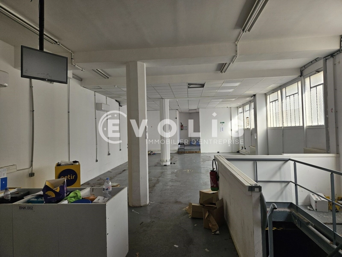 Photo 2 – location Entrepôts / activités	MONTROUGE (92120)