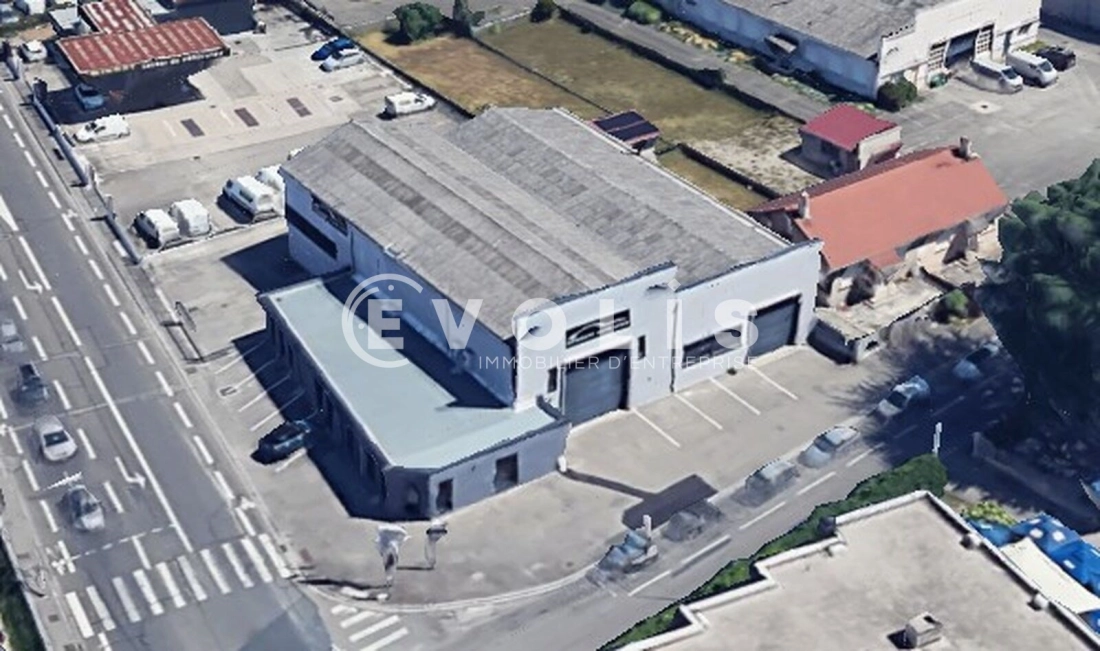 Photo 1 – location Entrepôts / activités	DECINES CHARPIEU (69150)