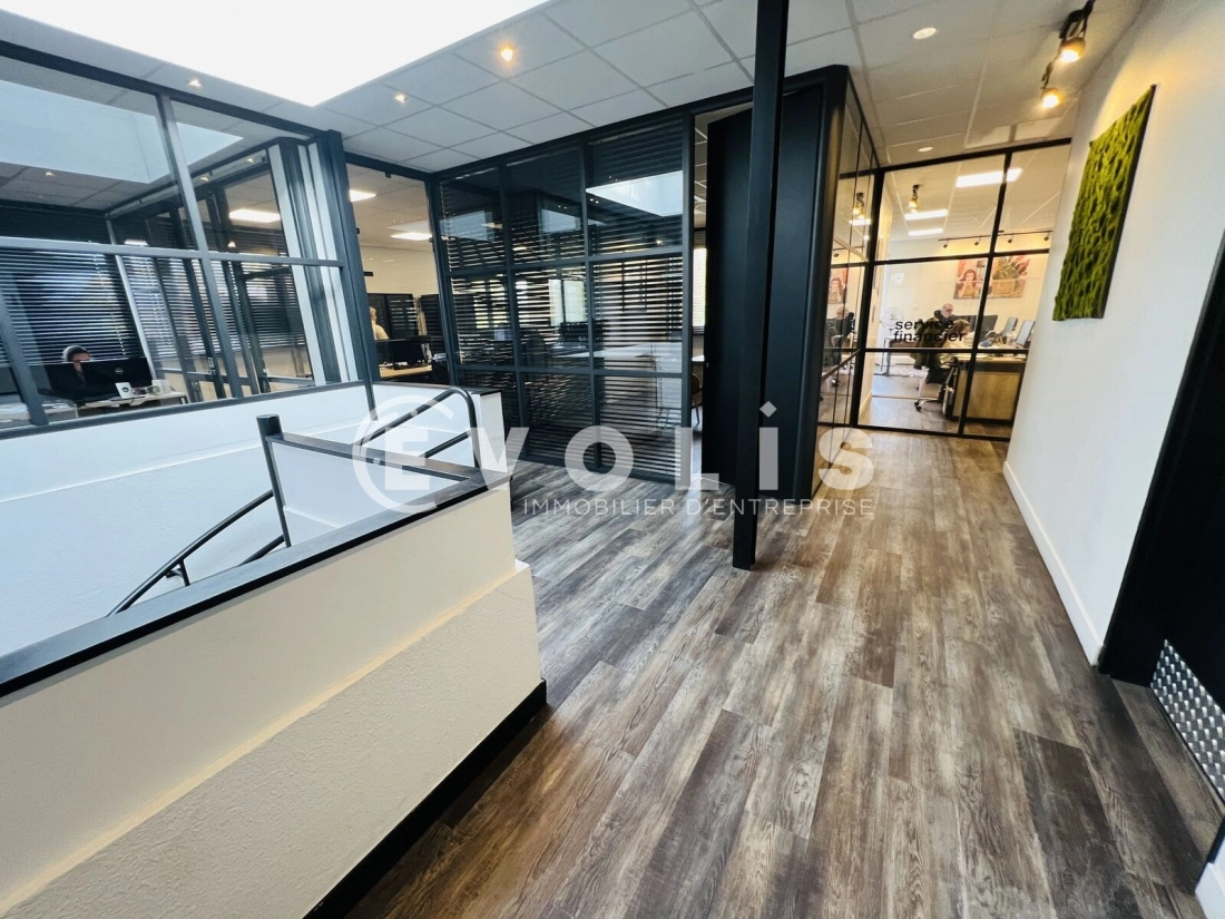 Photo 7 – location Entrepôts / activités	EMERAINVILLE (77184)