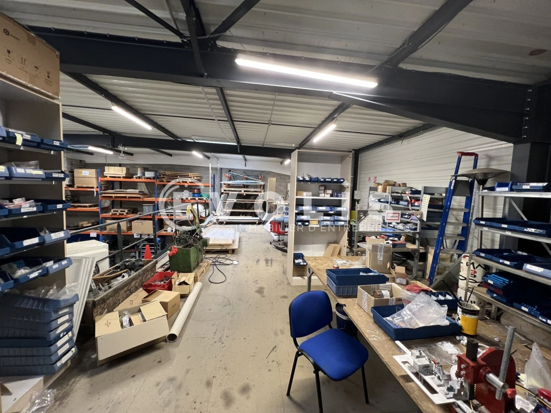 Photo 6 – vente Entrepôts / activités	FLEURIEUX SUR L'ARBRESLE (69210)