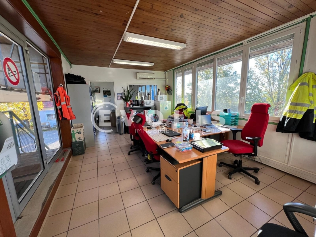 Photo 15 – vente Entrepôts / activités	VILLEFRANCHE SUR SAONE (69400)