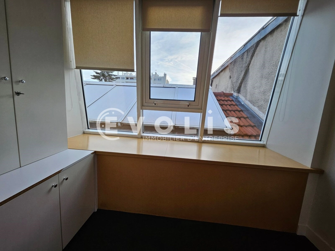 Photo 8 – location Entrepôts / activités	CACHAN (94230)