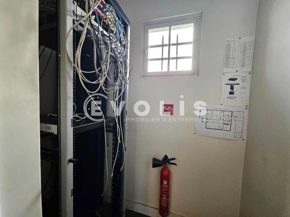 Photo 9 – location Entrepôts / activités	CACHAN (94230)