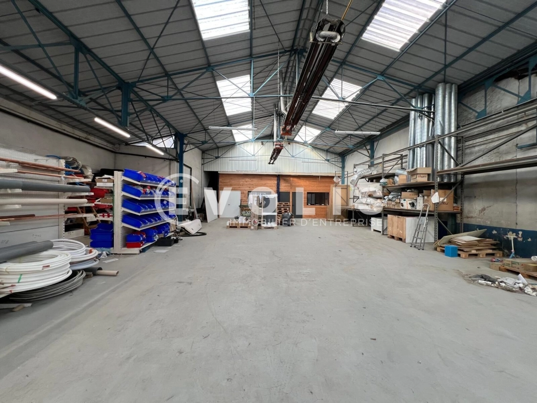 Photo 8 – vente Entrepôts / activités	TARARE (69170)