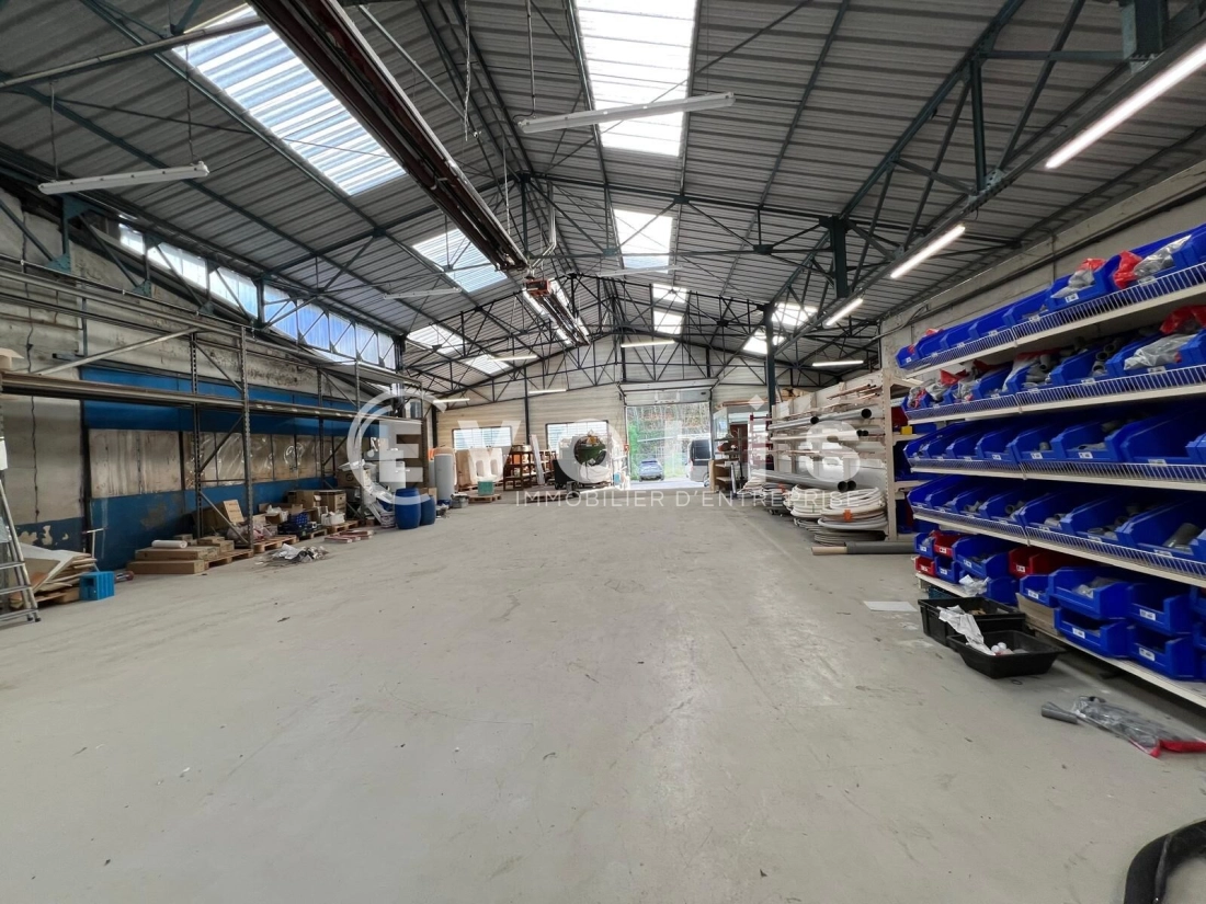 Photo 9 – vente Entrepôts / activités	TARARE (69170)