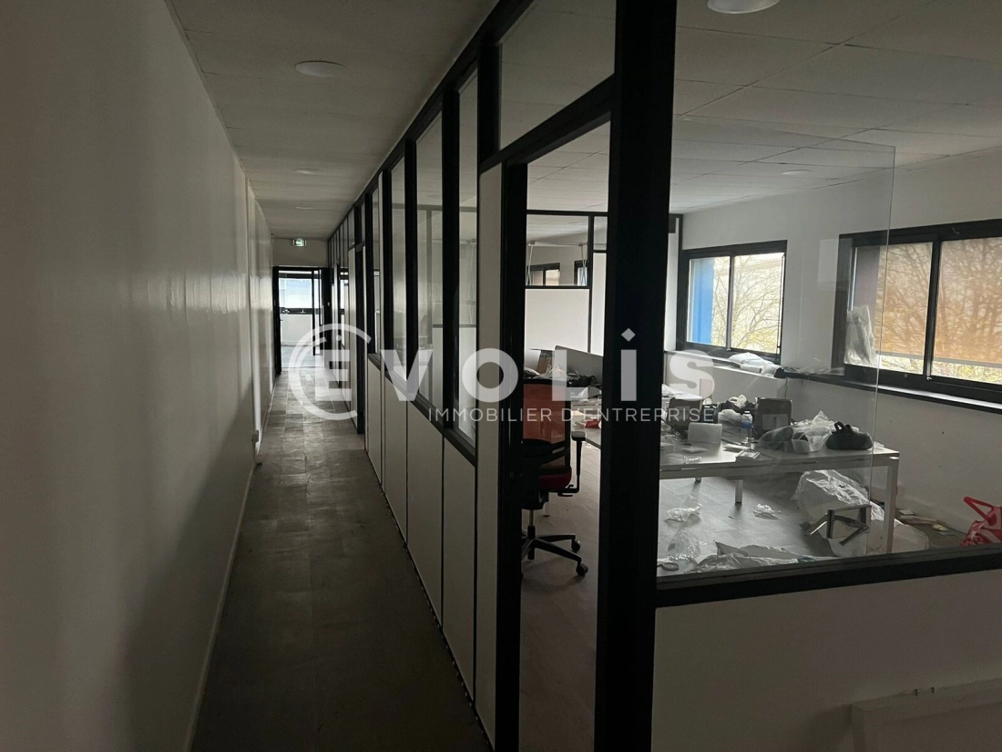 Photo 9 – location Entrepôts / activités	CHASSIEU (69680)