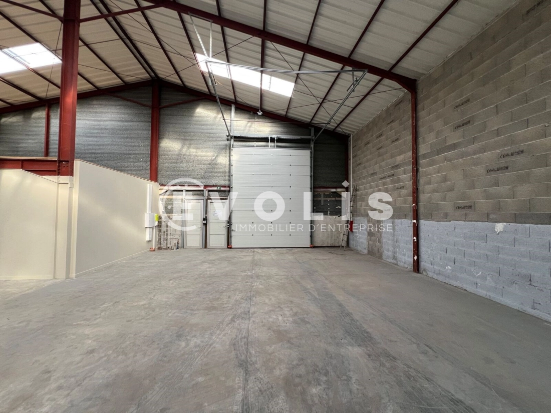 Photo 4 – location Entrepôts / activités	VILLEFRANCHE SUR SAONE (69400)