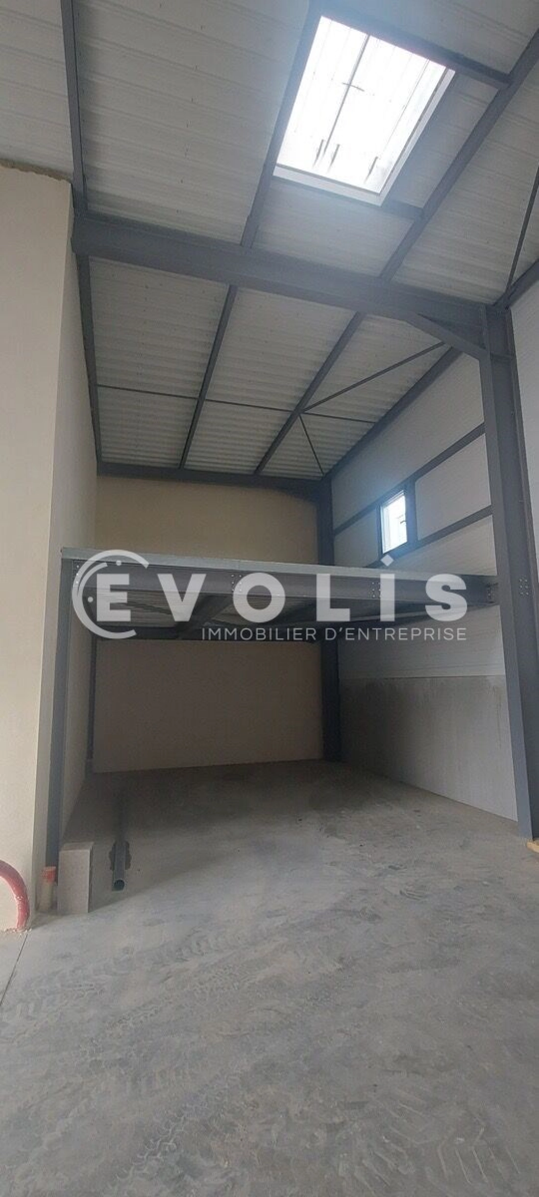 Photo 3 – location Entrepôts / activités	SAINT ETIENNE LA VARENNE (69460)