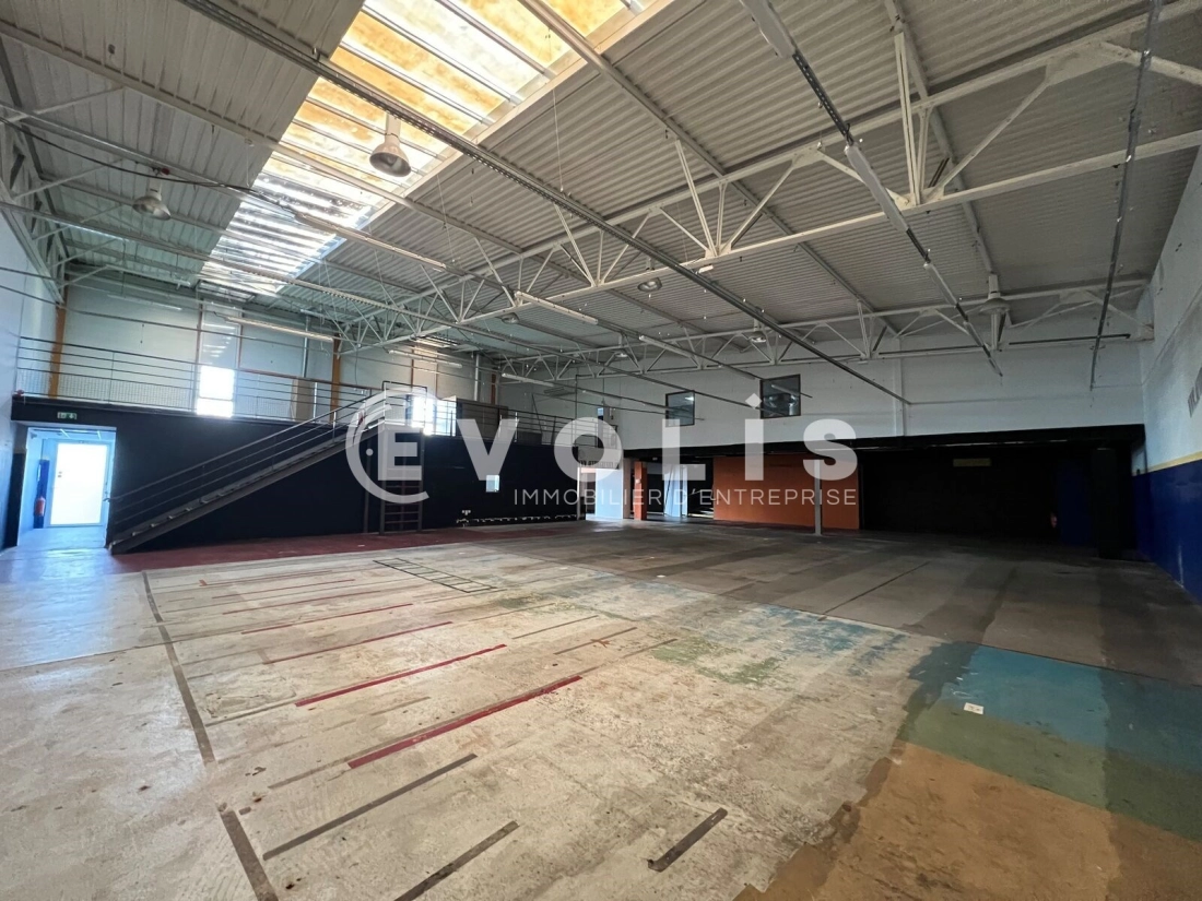 Photo 2 – location Locaux commerciaux	PESSAC (33600)