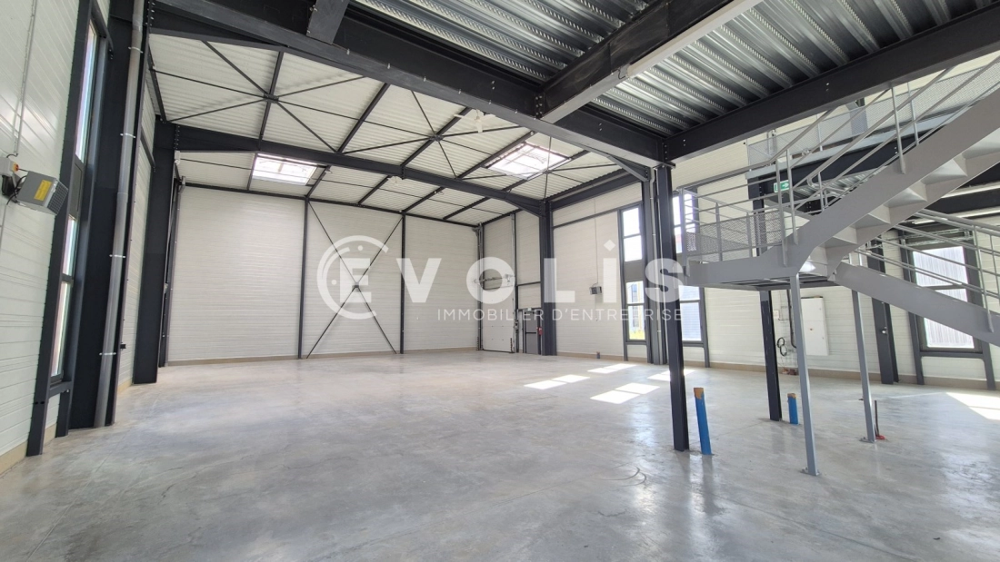 Photo 3 – location Entrepôts / activités	SERRIS (77700)