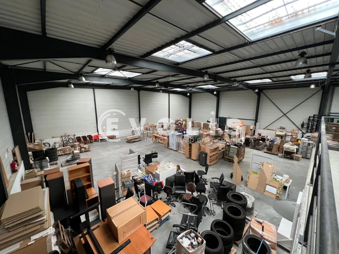Photo 8 – vente Entrepôts / activités	FLEURIEUX SUR L'ARBRESLE (69210)