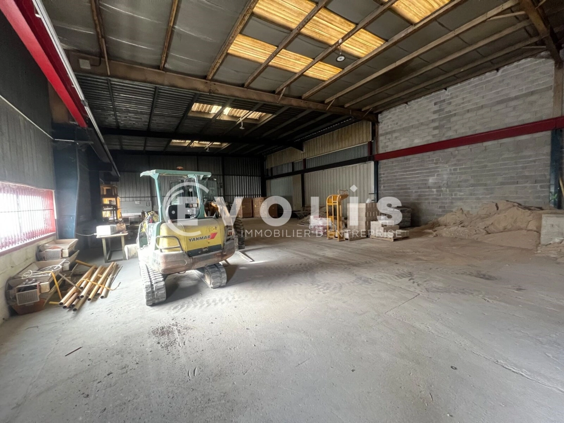 Photo 3 – location Entrepôts / activités	OZOIR LA FERRIERE (77330)