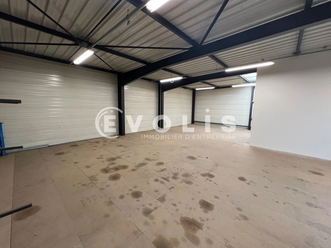 Photo 5 – location Entrepôts / activités	GLEIZE (69400)