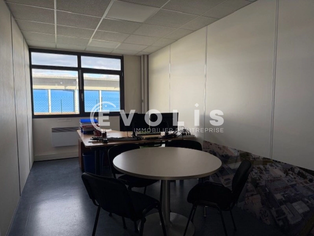 Photo 11 – location Entrepôts / activités	ECHIROLLES (38130)