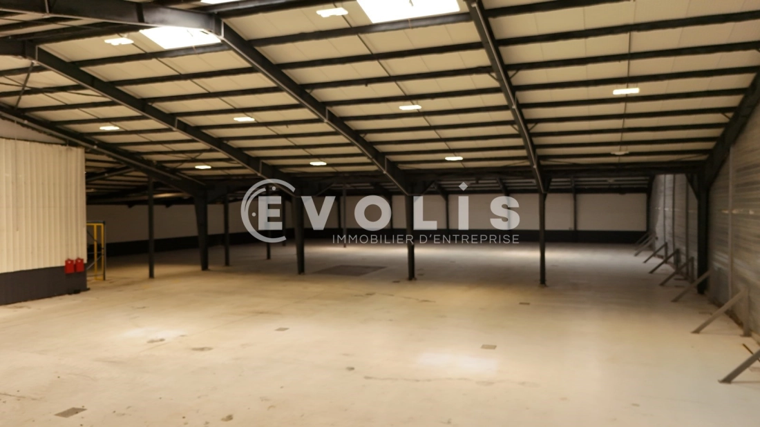 Photo 1 – vente Entrepôts / activités	CHATEAURENARD (13160)