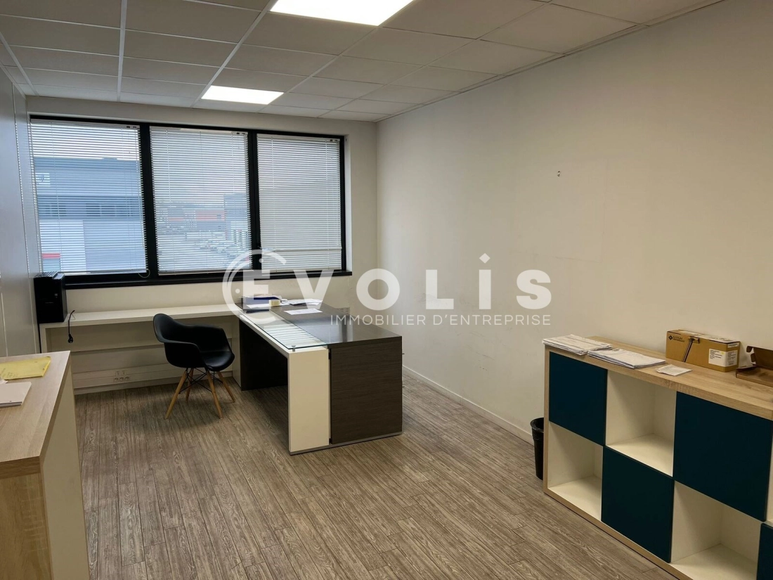 Photo 7 – location Entrepôts / activités	MEYZIEU (69330)