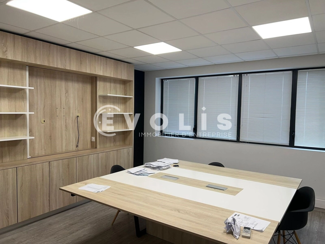 Photo 13 – location Entrepôts / activités	MEYZIEU (69330)