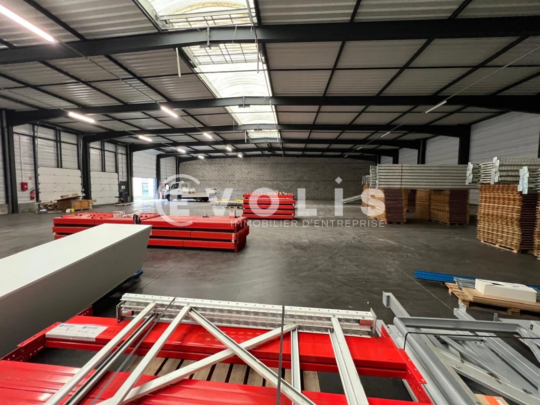 Photo 1 – location Entrepôts / activités	ARNAS (69400)